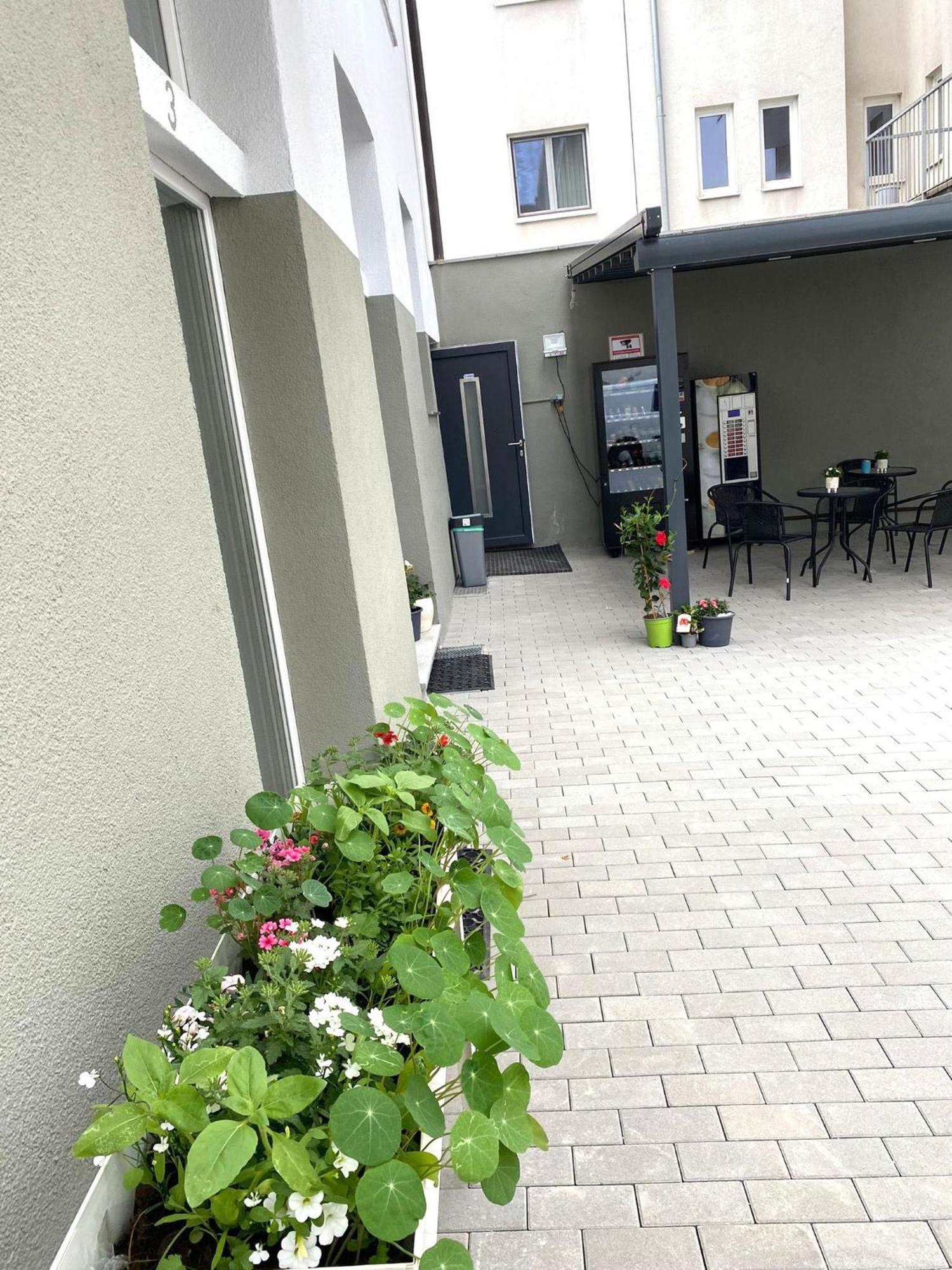 Hostel Linzer City Екстериор снимка